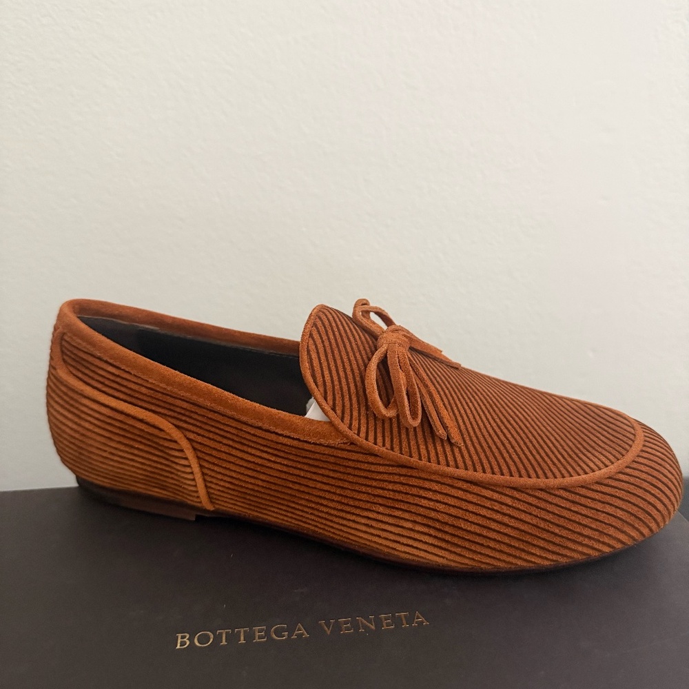 BOTTEGA VENETA SUEDE LOAFERS SZ 40.5